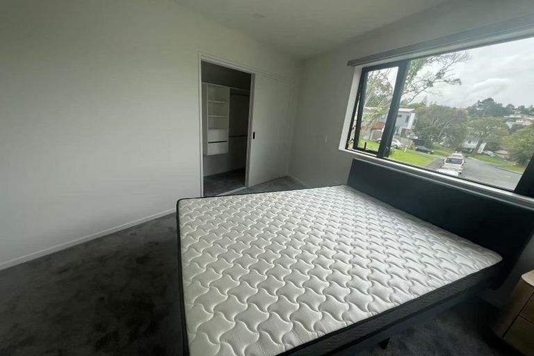 Photo of property in 9 Aralia Road, Sunnynook, Auckland, 0620