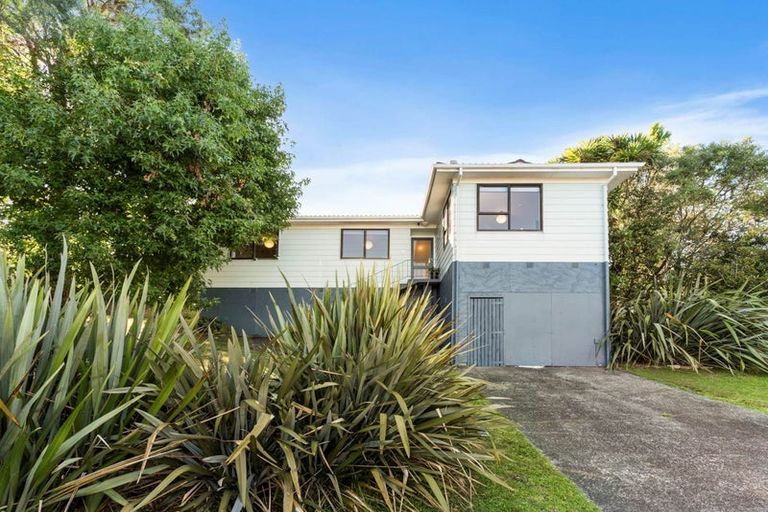 Photo of property in 87 Solar Road, Glen Eden, Auckland, 0602