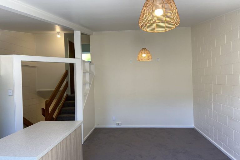 Photo of property in 23f4 Collins Avenue, Tawa, Wellington, 5028