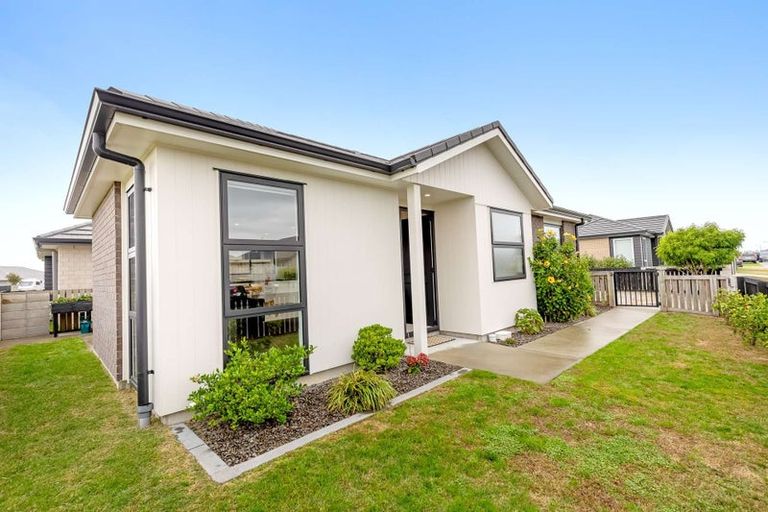 Photo of property in 77 Union Drive, Papamoa, 3118