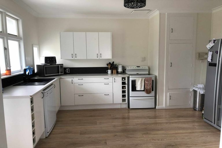 Photo of property in 61 Featherston Street, Takaro, Palmerston North, 4412