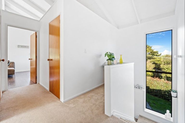 Photo of property in 34 Grand View Road, Leigh, 0985