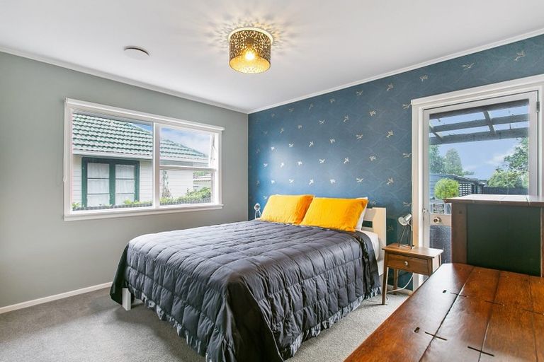 Photo of property in 11 Hereford Street, Te Atatu Peninsula, Auckland, 0610