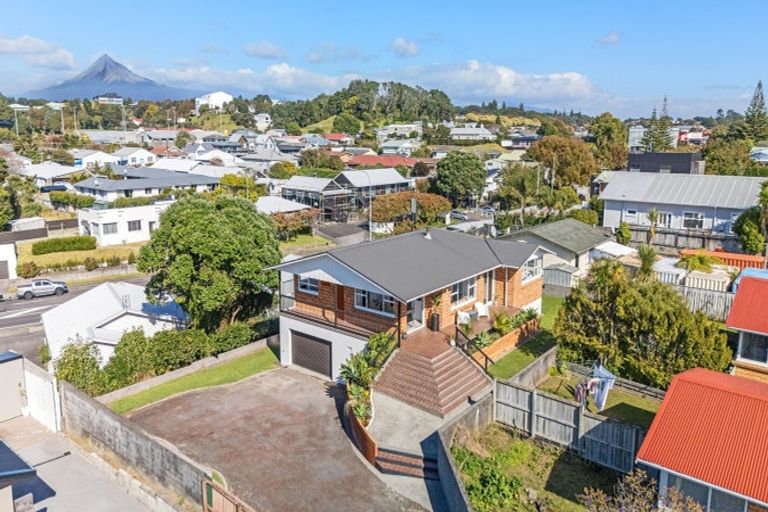 Photo of property in 266b Courtenay Street, Strandon, New Plymouth, 4312