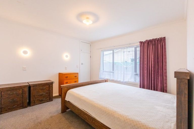 Photo of property in 2 Howard Road, Taradale, Napier, 4112