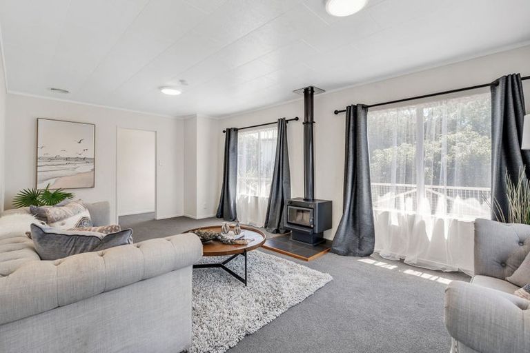 Photo of property in 18 Riverside Drive, Waiuku, 2123