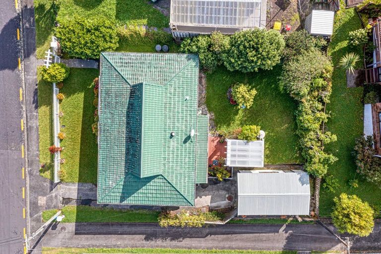 Photo of property in 2/4 Ross Avenue, Glenfield, Auckland, 0629