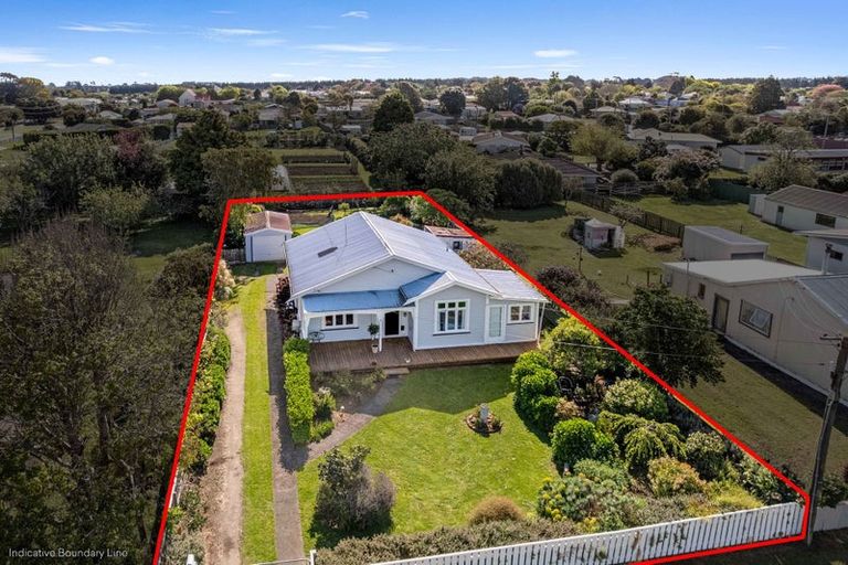 Photo of property in 11 Bear Street, Waverley, 4510