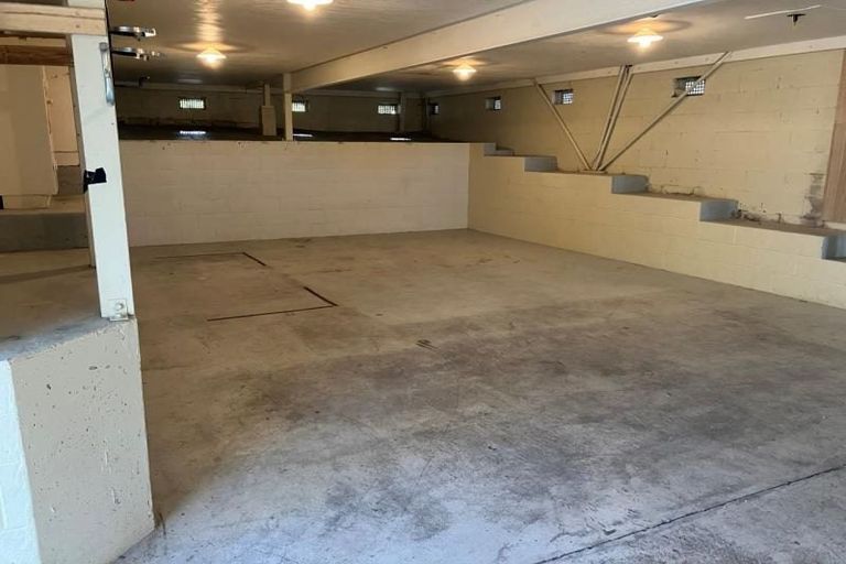 Photo of property in 42 Valley View Road, Glenfield, Auckland, 0629