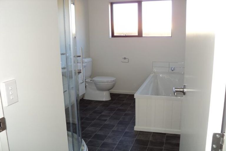 Photo of property in 32 Moonsail Drive, Whitby, Porirua, 5024