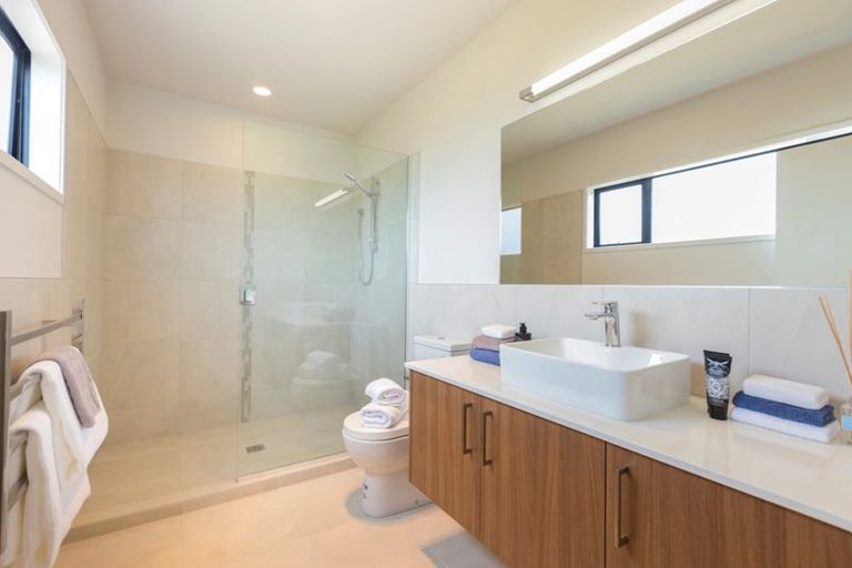 Photo of property in 35 Laly Haddon Place, Matakana, 0985