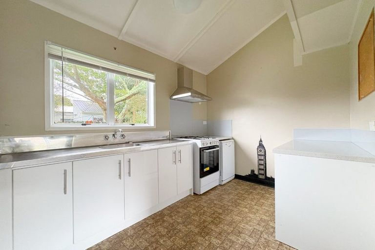 Photo of property in 16 Attlee Place, Gisborne, 4010