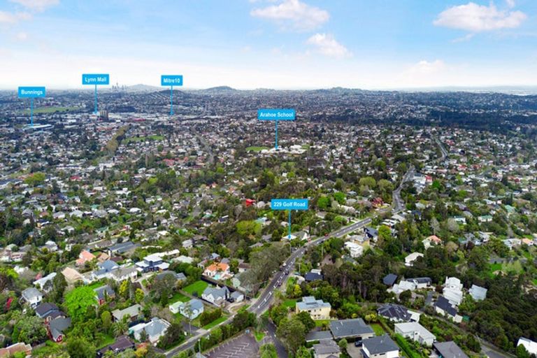 Photo of property in 229 Golf Road, Titirangi, Auckland, 0604