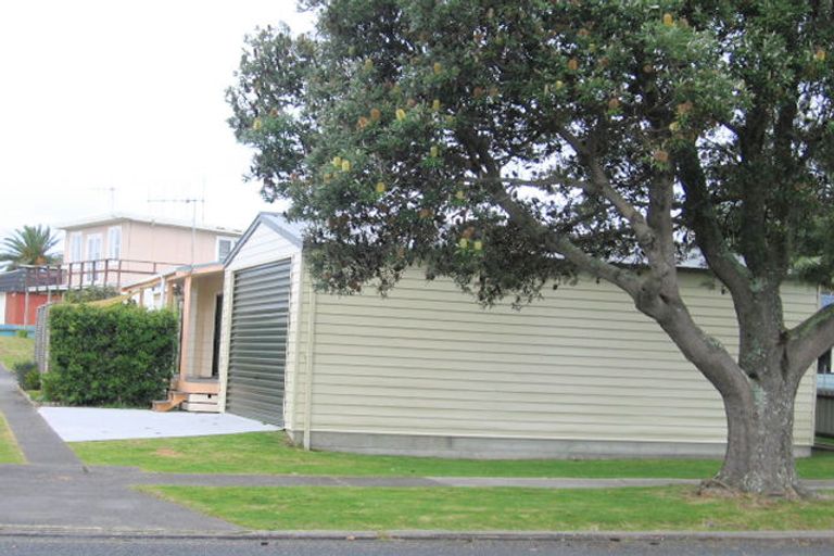 Photo of property in 104a Charleston Avenue, Whangamata, 3620