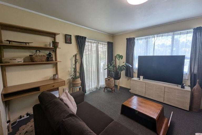 Photo of property in 32 Beaudine Avenue, Glenfield, Auckland, 0629