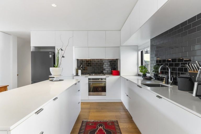 Photo of property in 81 Melbourne Road, Island Bay, Wellington, 6023