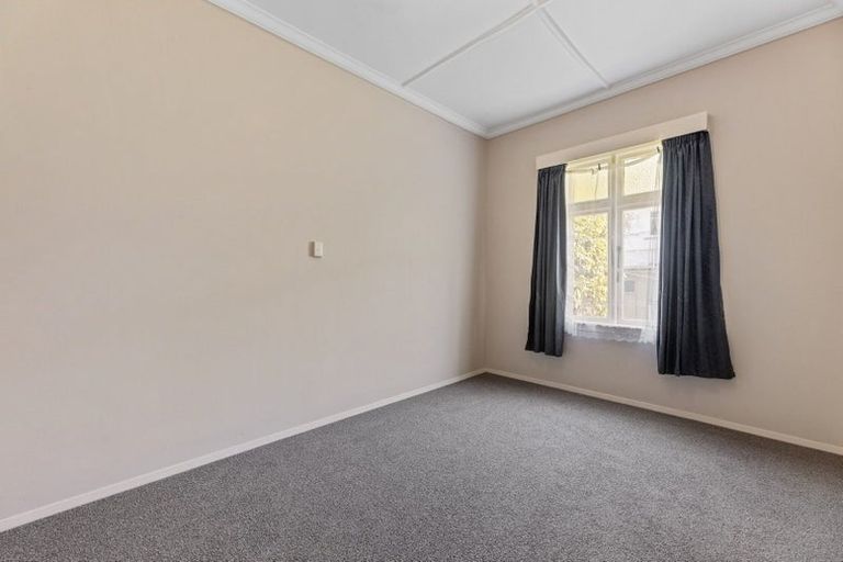 Photo of property in 240 South Road, Caversham, Dunedin, 9012
