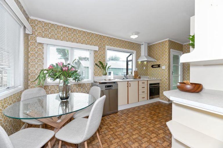 Photo of property in 23a Hereford Street, Te Atatu Peninsula, Auckland, 0610