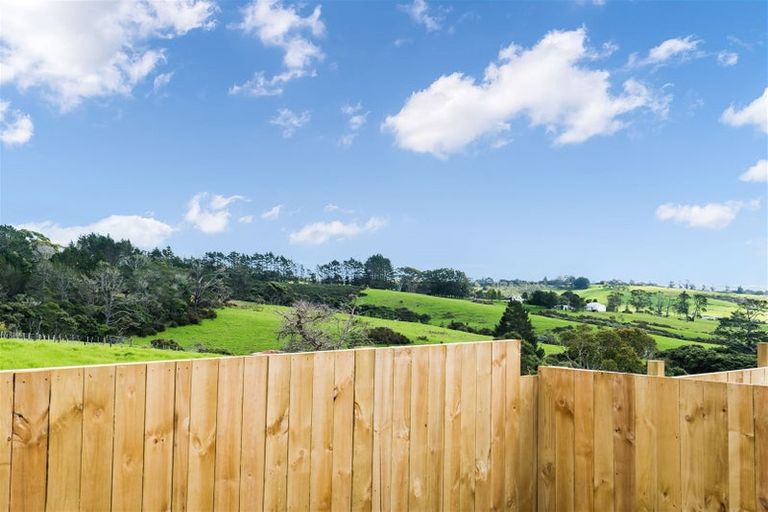 Photo of property in 34 Morus Road, Massey, Auckland, 0614