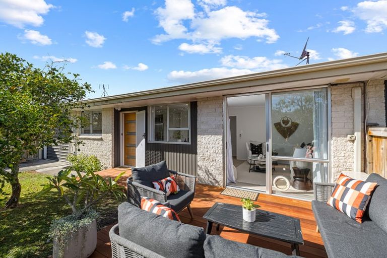 Photo of property in 2/59 Hatton Road, Orewa, 0931