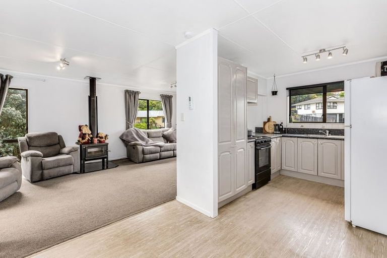 Photo of property in 35 Omapere Street, Whitby, Porirua, 5024