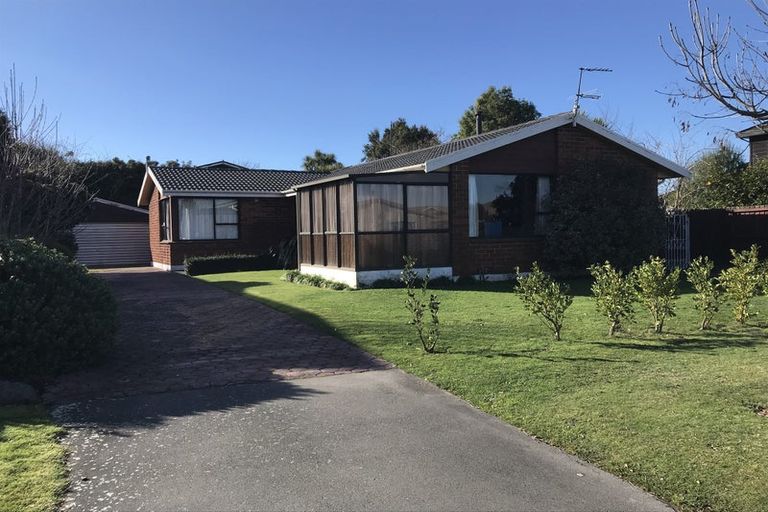 Photo of property in 12 Harkness Place, Avonhead, Christchurch, 8042