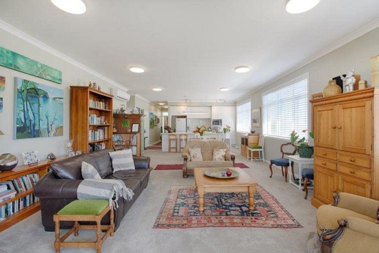 Photo of property in 50 Landmark Terrace, Orewa, 0931