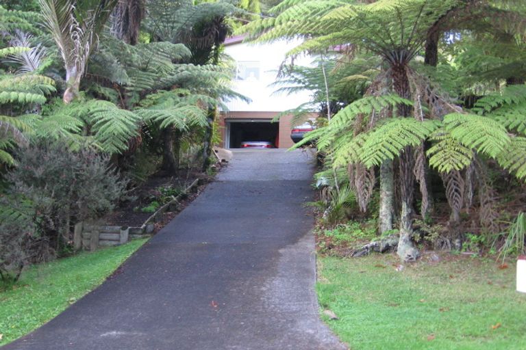Photo of property in 31 Sylvan Valley Avenue, Titirangi, Auckland, 0604