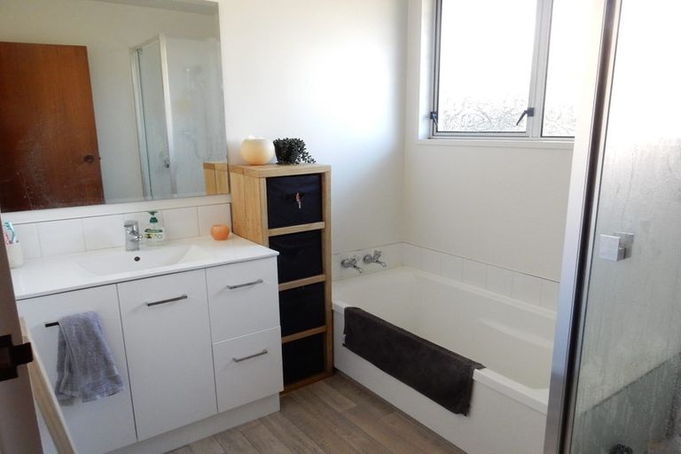 Photo of property in 28b/1 Wyatt Place, Russley, Christchurch, 8042