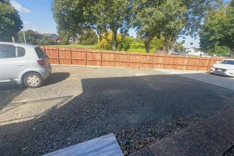 Photo of property in 54 Redoubt Road, Clover Park, Auckland, 2105