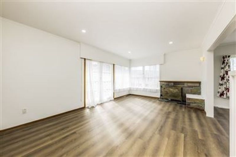 Photo of property in 65 Christmas Road, Manurewa, Auckland, 2102