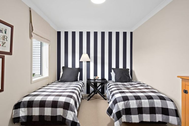 Photo of property in 18 Kensington Drive, Orewa, 0931