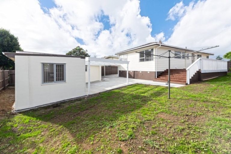 Photo of property in 10 Killington Crescent, Mangere, Auckland, 2022