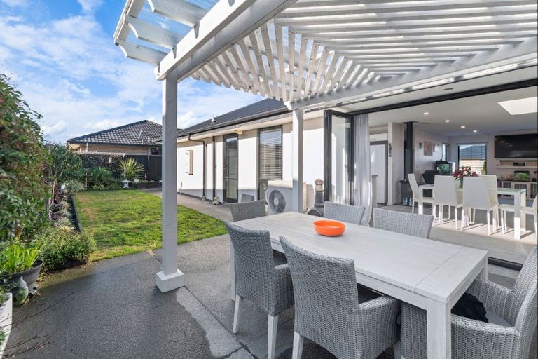 Photo of property in 27 Faringdon Boulevard, Rolleston, 7615