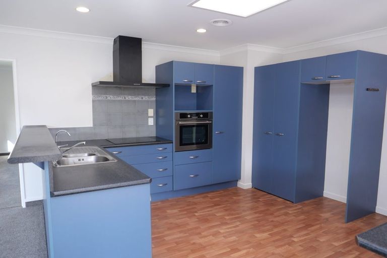 Photo of property in 168 Guildford Drive, Paraparaumu Beach, Paraparaumu, 5032