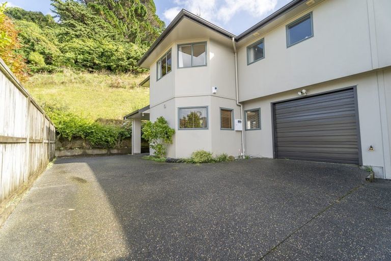 Photo of property in 12a Chippenham Grove, Churton Park, Wellington, 6037
