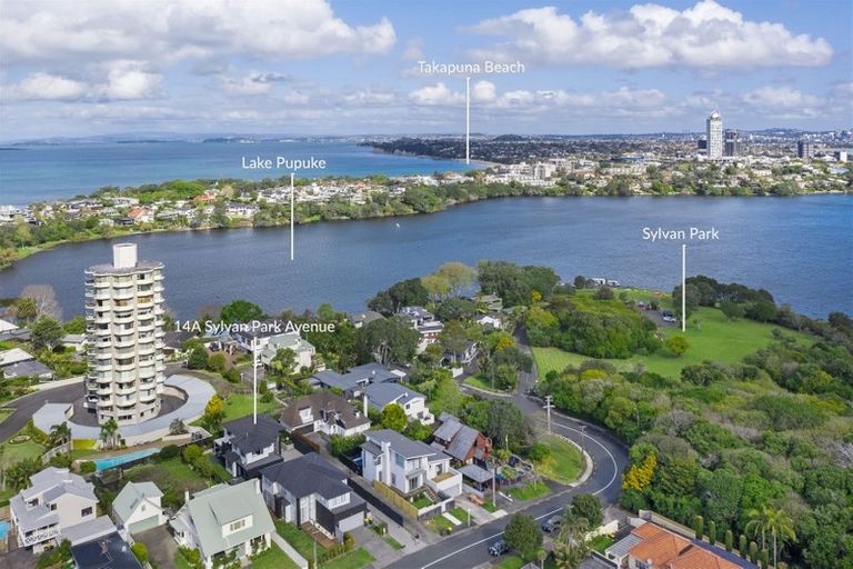 Photo of property in 14a Sylvan Park Avenue, Milford, Auckland, 0620