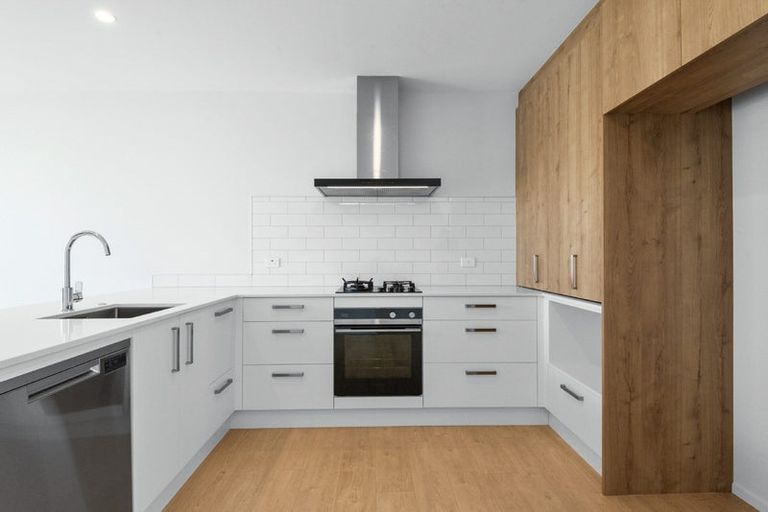 Photo of property in 116 Pepene Avenue, Takanini, Auckland, 2112