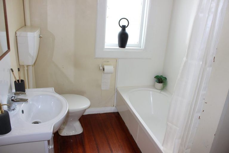 Photo of property in 36 Lyndhurst Street, Takaro, Palmerston North, 4412