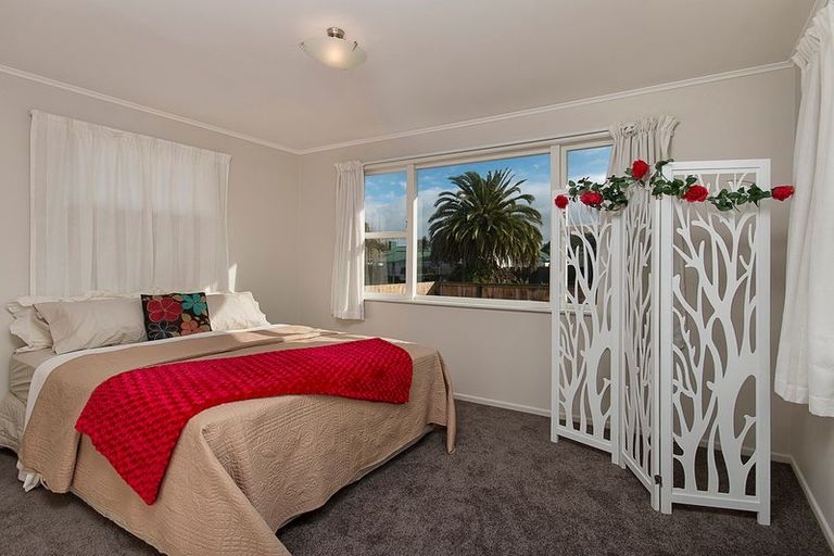Photo of property in 20 President Avenue, Papakura, 2110