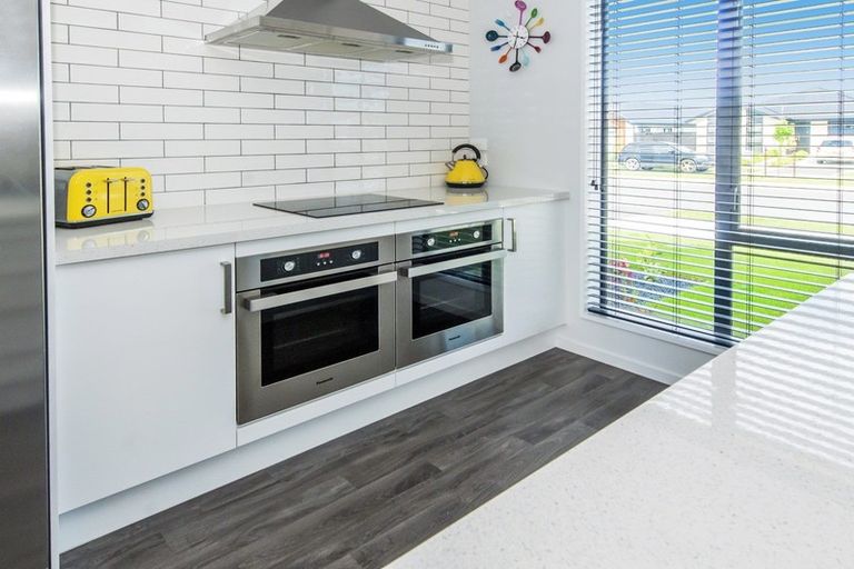 Photo of property in 7 Northmoor Boulevard, Rolleston, 7615