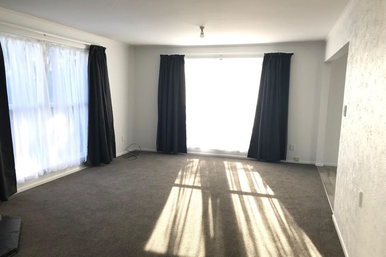 Photo of property in 2 Clendon Place, Manurewa, Auckland, 2102