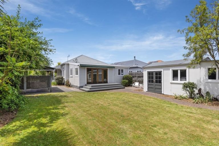 Photo of property in 247 Geraldine Street, Edgeware, Christchurch, 8013