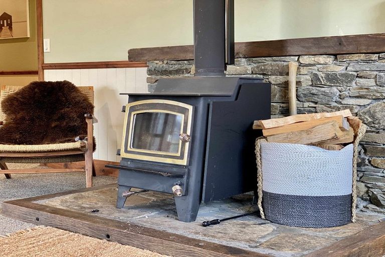 Photo of property in 11b Kings Drive, Wanaka, 9305