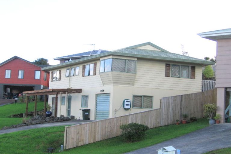 Photo of property in 19 Springtide Place, Red Beach, 0932