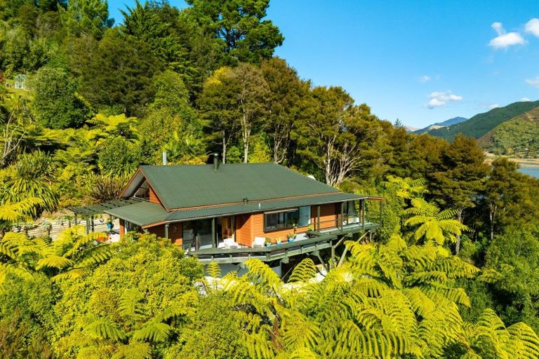 Photo of property in 259 Queen Charlotte Drive, Havelock, 7281