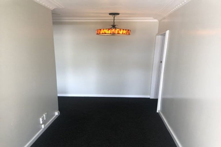 Photo of property in 1/1 Sylvan Park Avenue, Milford, Auckland, 0620