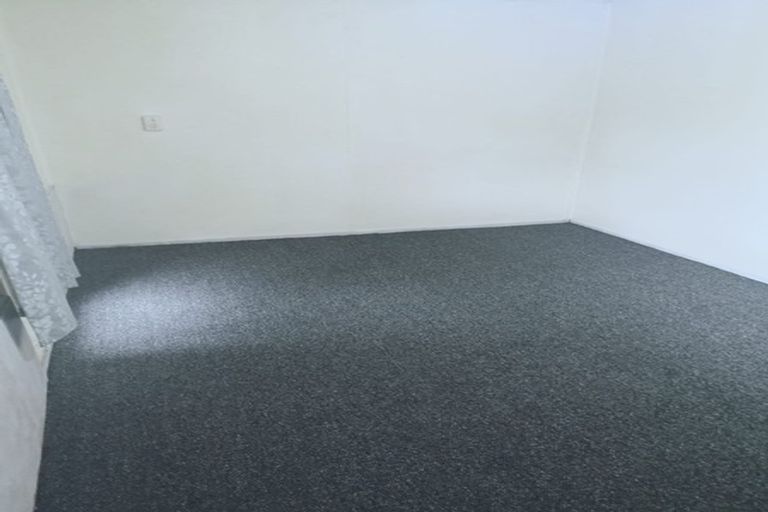 Photo of property in 13 Valley View Road, Glenfield, Auckland, 0629