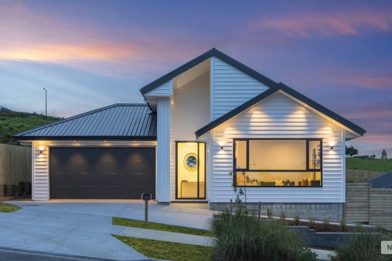 Photo of property in 17 Awanui Road, Red Beach, 0932