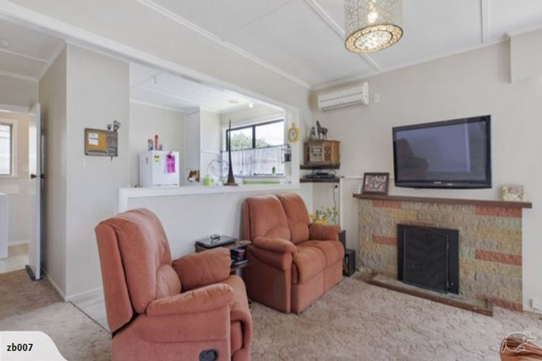 Photo of property in 1/14 Cosgrave Road, Papakura, 2110